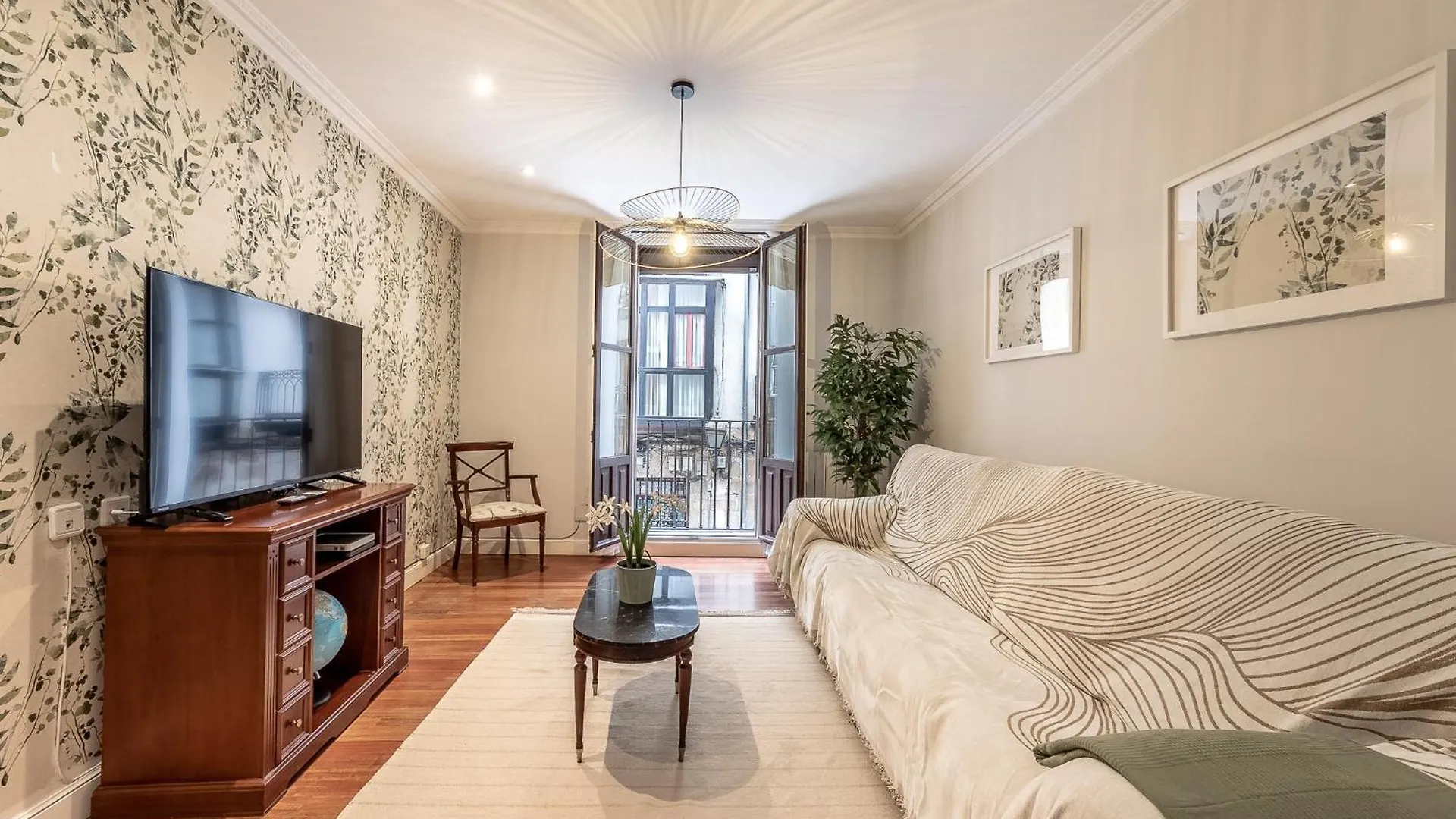 Ayuntamiento Bilbao, Casco Viejo -Parking Optional Daire