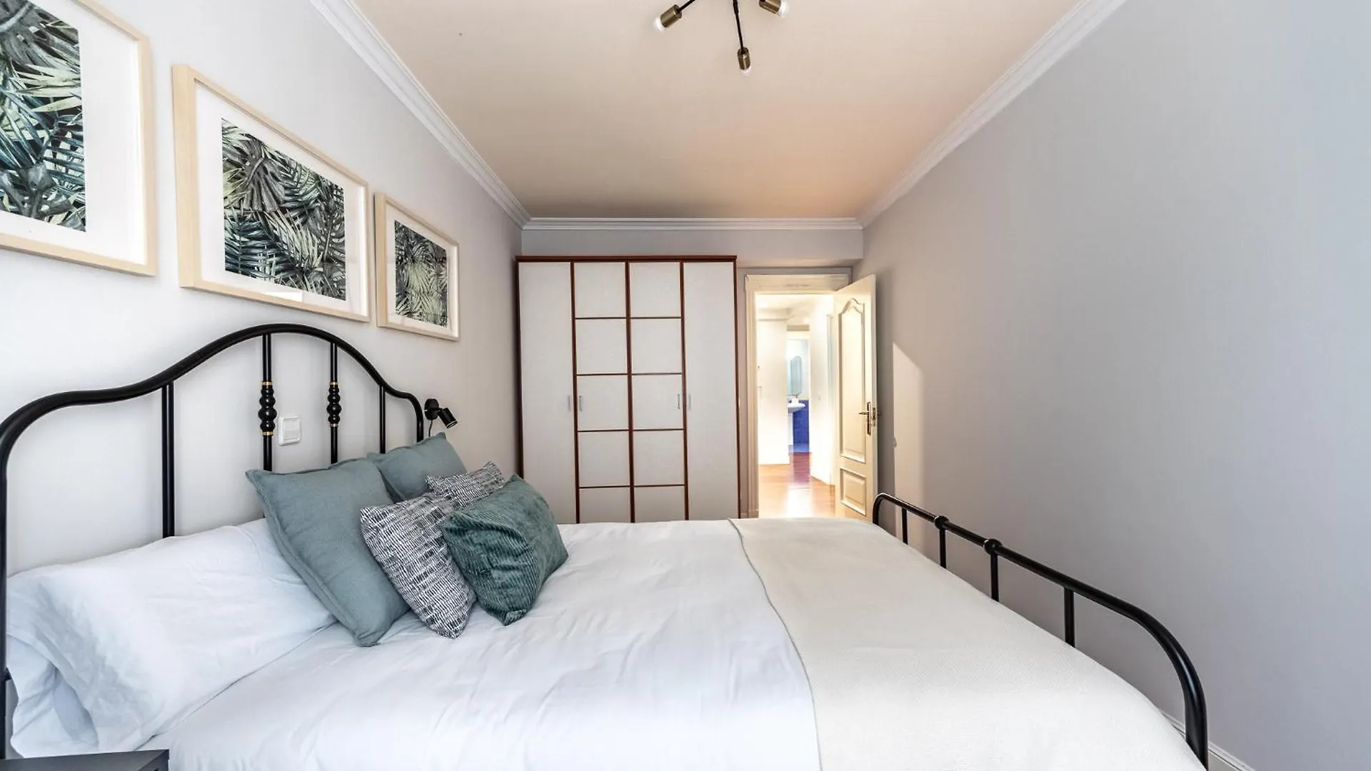 Ayuntamiento Bilbao, Casco Viejo -Parking Optional Apartment Spain